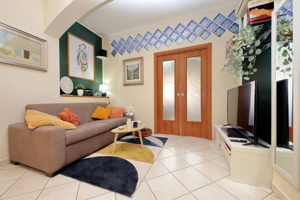 Relax Rome With 2 Balconies - 2 Bedroom Flat, 3Rd Floor With Lift, High Comfort, Quite, A Walk From Urban Train Station Gemelli And Metro A Stops Battistini & Cornelia Connecting To Center In 20 Minutes, 2 Steps From Bus Stop, Cycle Path, Groceries ภายนอก รูปภาพ