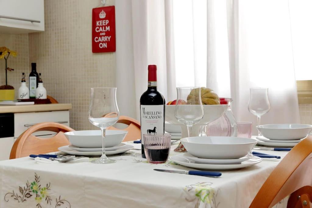Relax Rome With 2 Balconies - 2 Bedroom Flat, 3Rd Floor With Lift, High Comfort, Quite, A Walk From Urban Train Station Gemelli And Metro A Stops Battistini & Cornelia Connecting To Center In 20 Minutes, 2 Steps From Bus Stop, Cycle Path, Groceries ภายนอก รูปภาพ