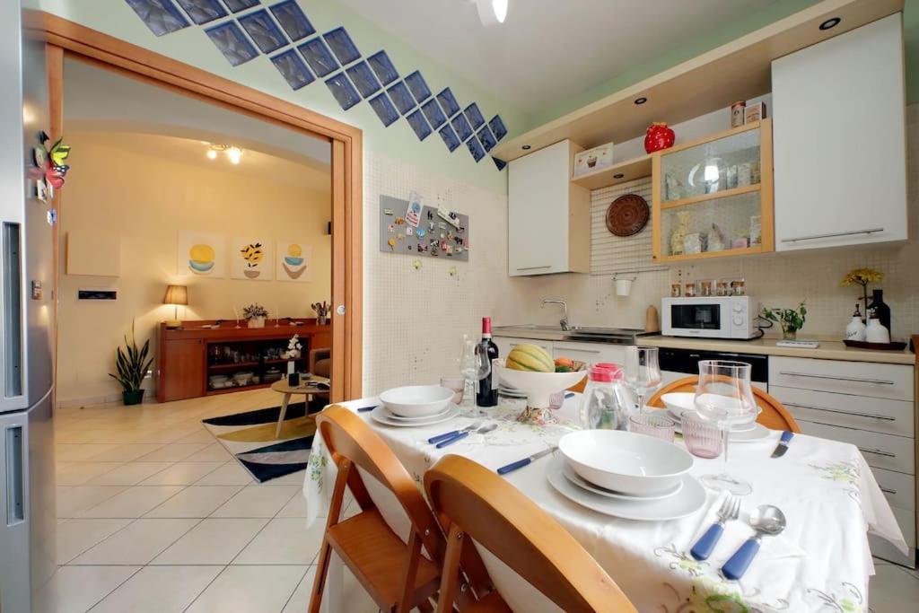 Relax Rome With 2 Balconies - 2 Bedroom Flat, 3Rd Floor With Lift, High Comfort, Quite, A Walk From Urban Train Station Gemelli And Metro A Stops Battistini & Cornelia Connecting To Center In 20 Minutes, 2 Steps From Bus Stop, Cycle Path, Groceries ภายนอก รูปภาพ